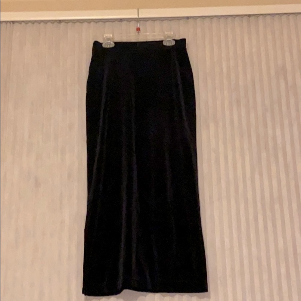 Long velvet black skirt